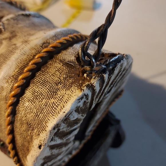 Stagecoach Birdhouse - Picture 6 of 11